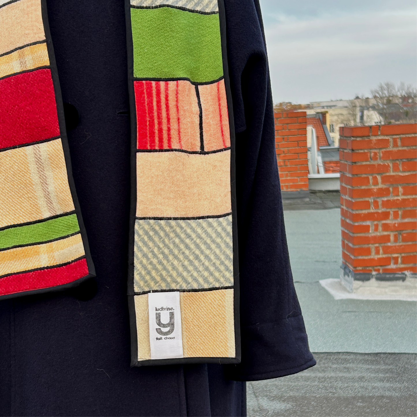 ÉCHARPE À RAYURE COLORÉE