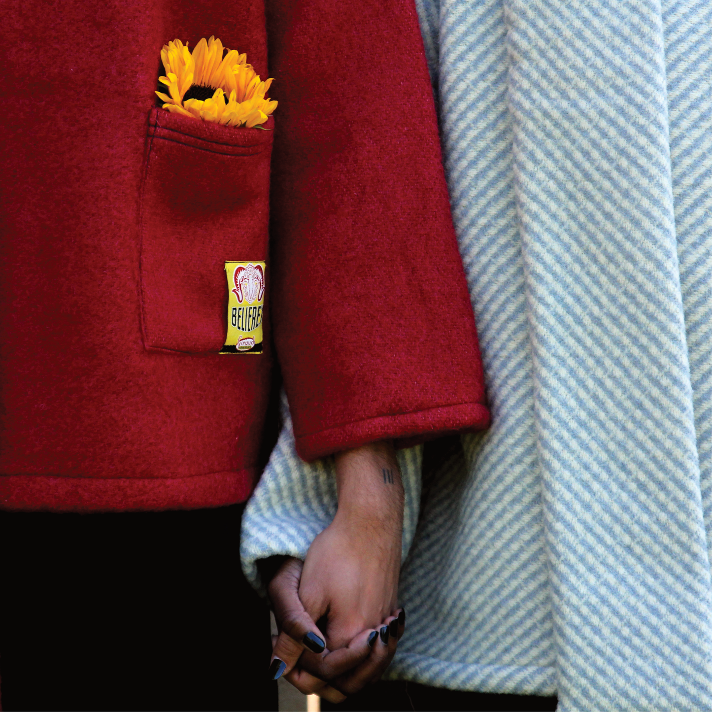 MANTEAU-PULL & ÉCHARPE - RADIATEUR