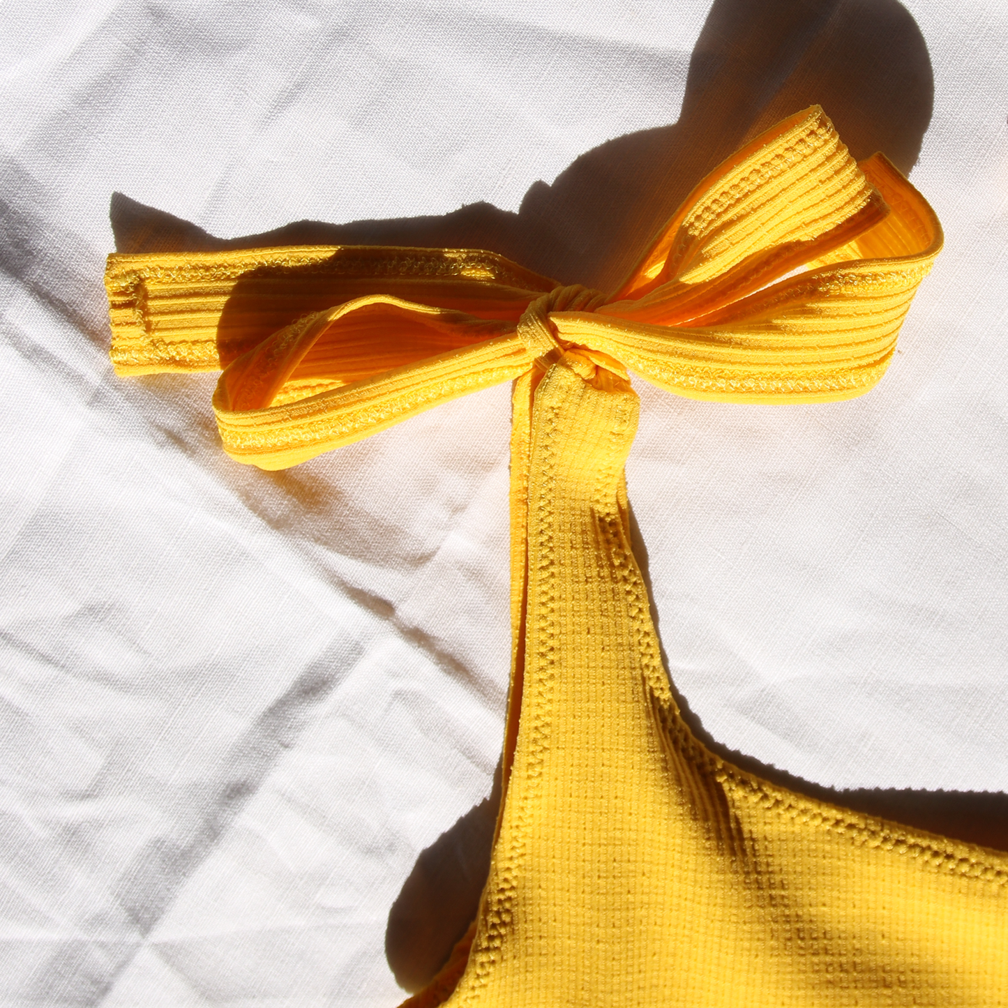 MAILLOT UNE PIÈCE JAUNE