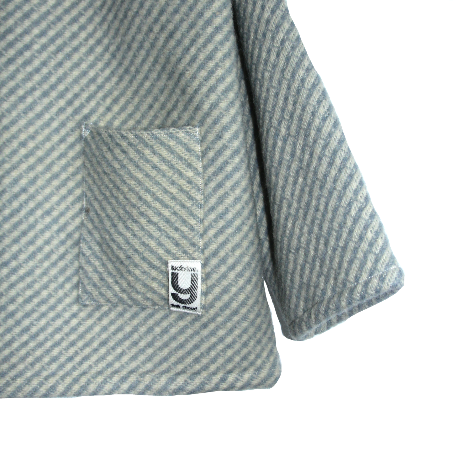 MANTEAU-PULL & ÉCHARPE - RADIATEUR